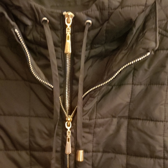 Kogmo Puffy Vest with Detachable Hood Size… - Picture 2 of 8